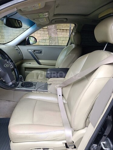 Infiniti FX35-11
