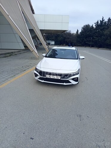 Hyundai Elantra-1