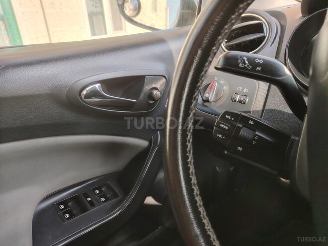 SEAT Ibiza-5