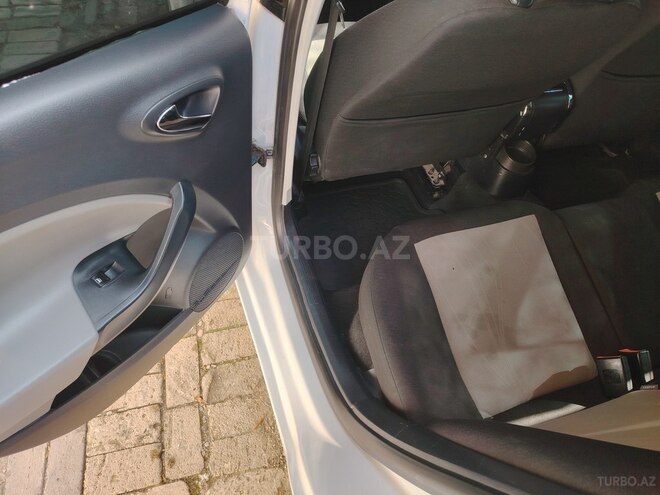 SEAT Ibiza-7