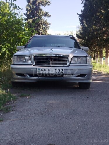 Mercedes C 200-1