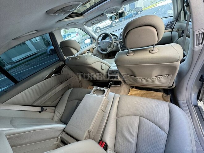 Mercedes E 270-6
