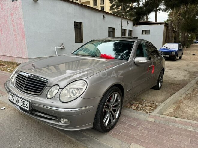 Mercedes E 270-2