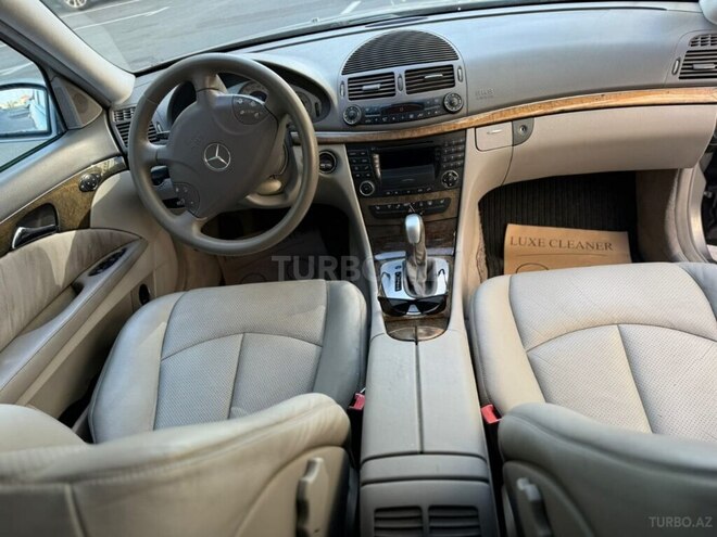 Mercedes E 270-5