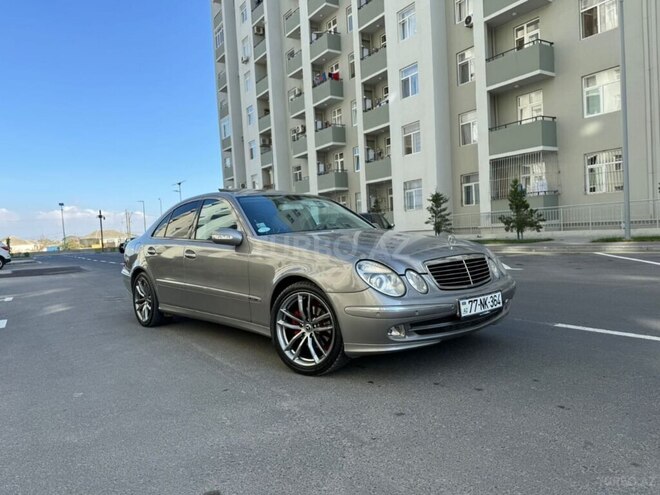 Mercedes E 270-10