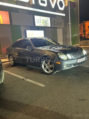 Mercedes E 350 4MATIC-2