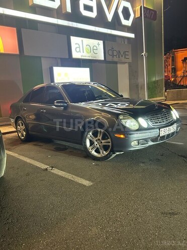 Mercedes E 350 4MATIC-4