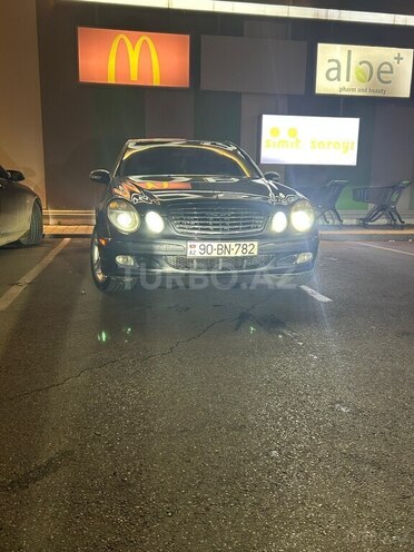 Mercedes E 350 4MATIC-6