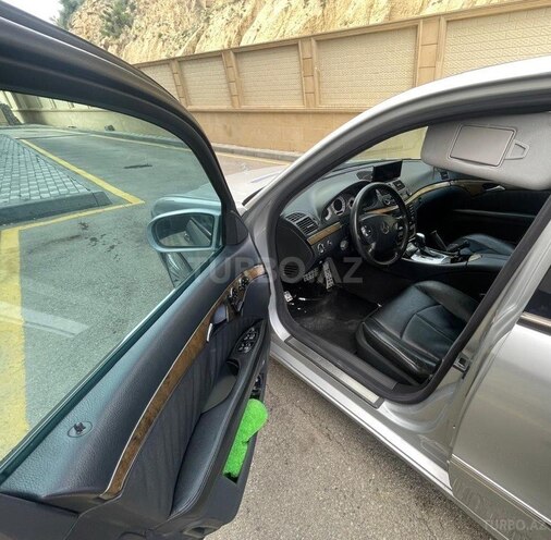Mercedes E 240-12