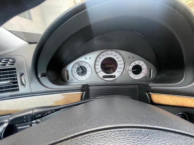 Mercedes E 240-14