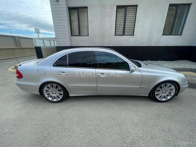 Mercedes E 240-4