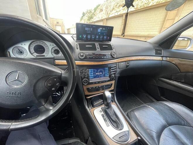 Mercedes E 240-13