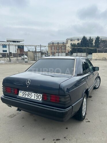 Mercedes 190-4