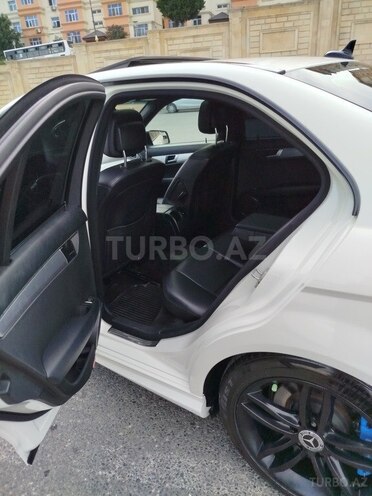 Mercedes C 250 4MATIC-10