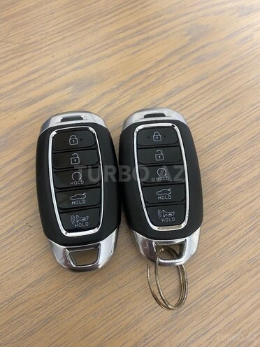Hyundai Elantra-12