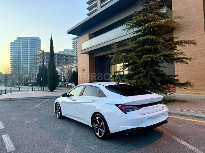 Hyundai Elantra-5