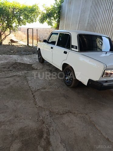 LADA (VAZ) 2107-2