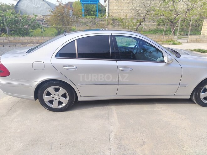 Mercedes E 220-2