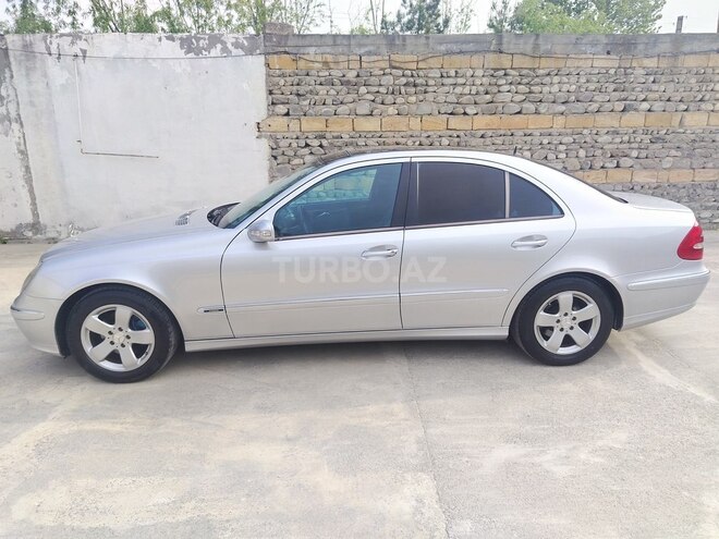 Mercedes E 220-3