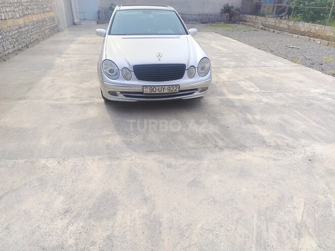 Mercedes E 220-1
