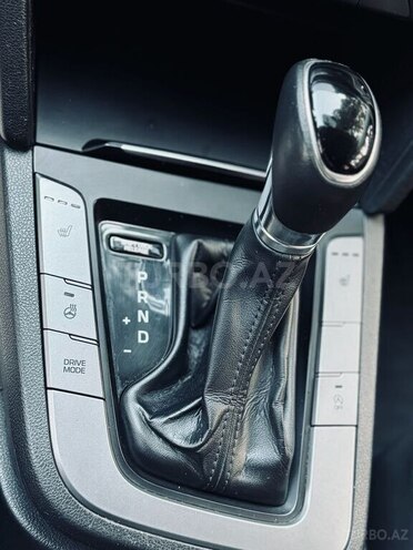 Hyundai Avante-7