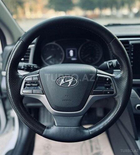 Hyundai Avante-8