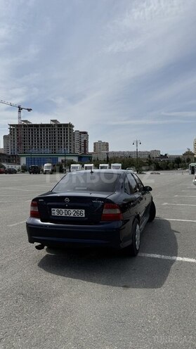 Opel Vectra-4