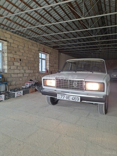 LADA (VAZ) 2107-1