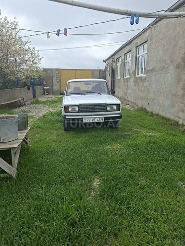 LADA (VAZ) 2107-2
