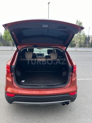 Hyundai Santa Fe-13