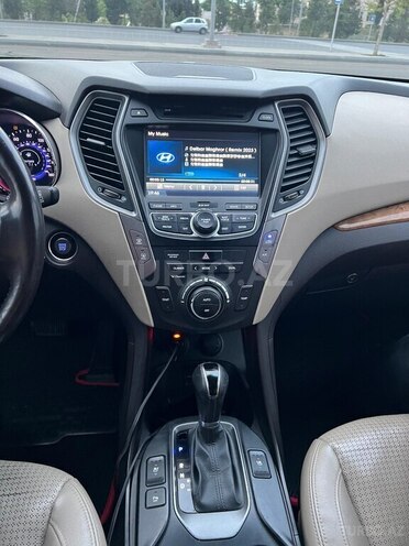 Hyundai Santa Fe-15