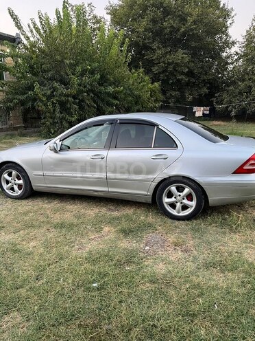 Mercedes C 240-11