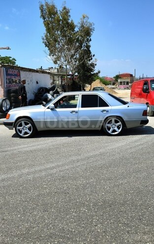 Mercedes 250 D-5