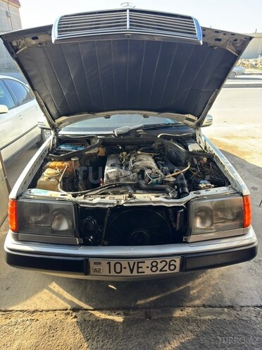 Mercedes 250 D-9