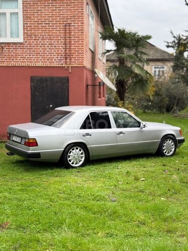 Mercedes 250 D-8