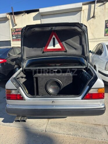 Mercedes 250 D-14