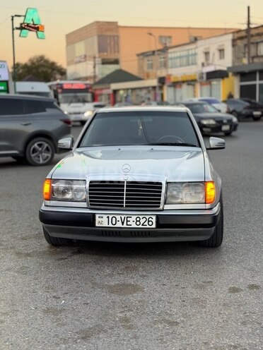 Mercedes 250 D-1