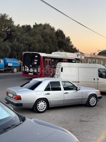 Mercedes 250 D-3