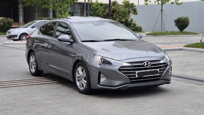 Hyundai Elantra-1