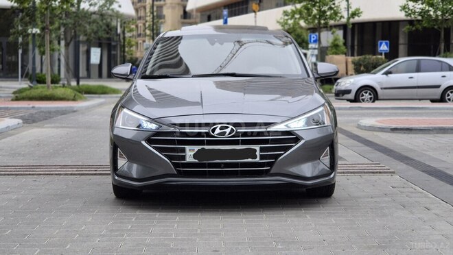 Hyundai Elantra-2