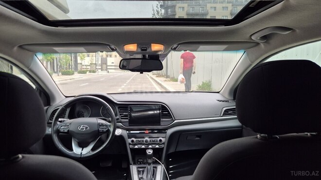 Hyundai Elantra-8