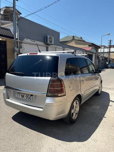 Opel Zafira-4
