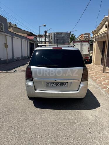 Opel Zafira-5
