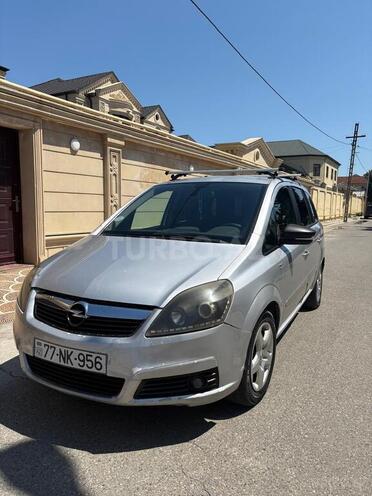 Opel Zafira-1
