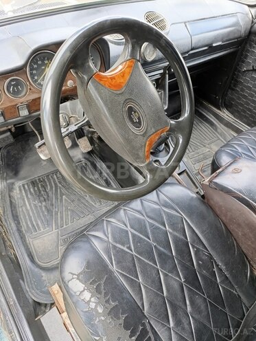 LADA (VAZ) 2106-5