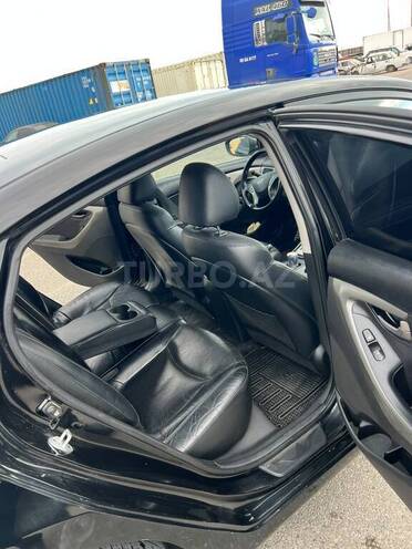 Hyundai Elantra-6