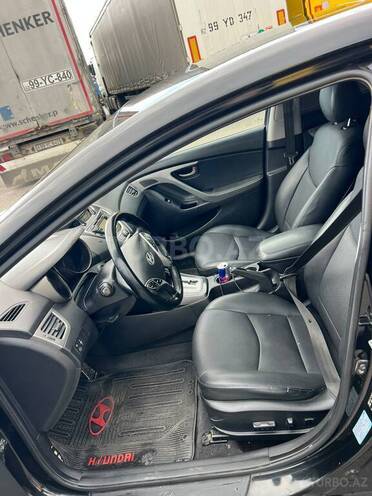 Hyundai Elantra-7