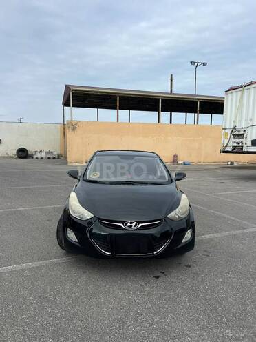 Hyundai Elantra-1