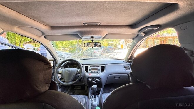 Kia Rio-5