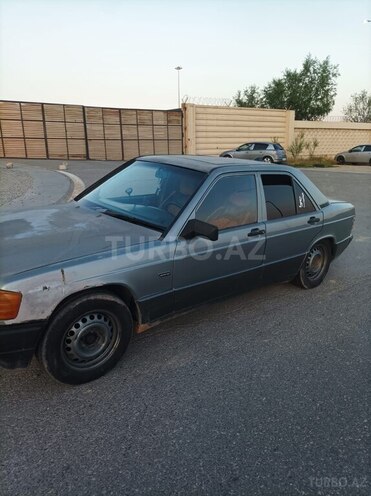 Mercedes 190-4